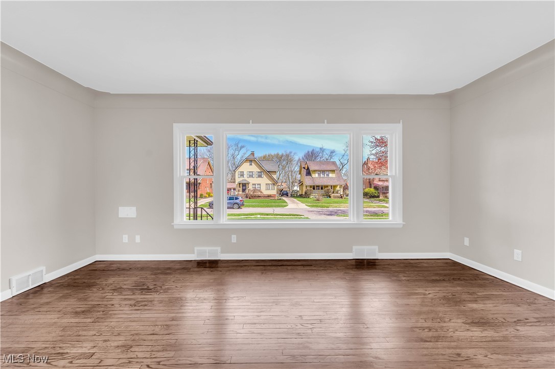4303 Sheraton Drive, Parma, Ohio image 3