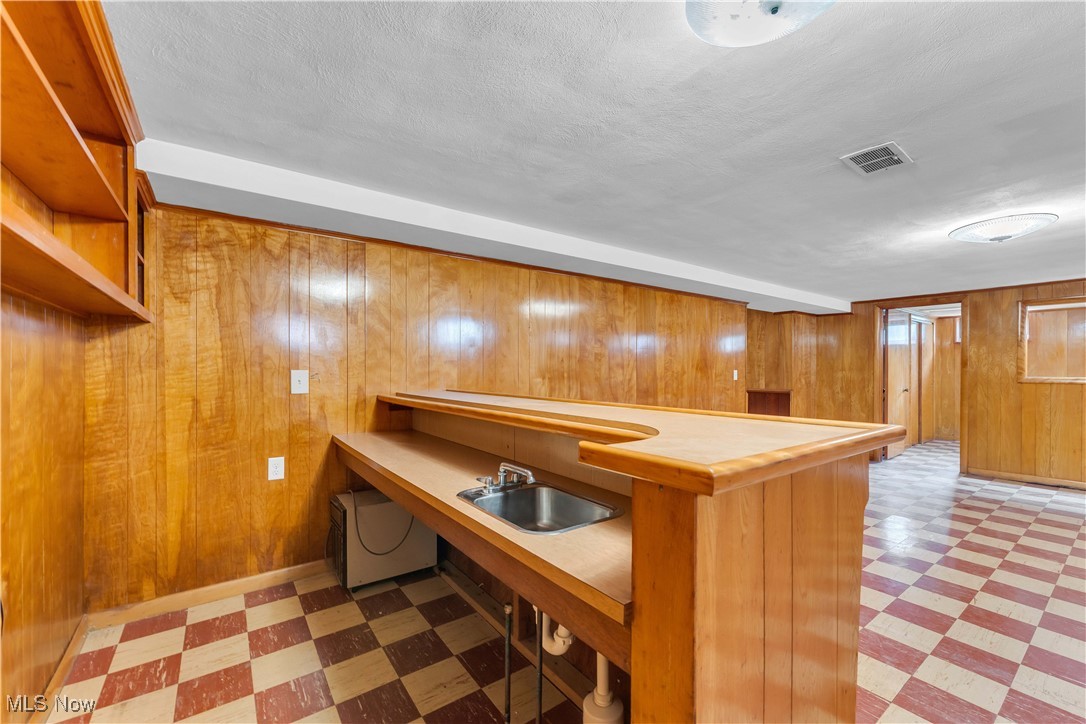 4303 Sheraton Drive, Parma, Ohio image 16