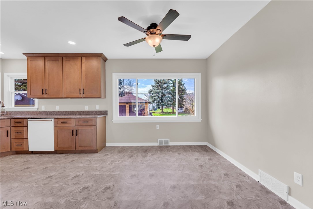 4303 Sheraton Drive, Parma, Ohio image 5