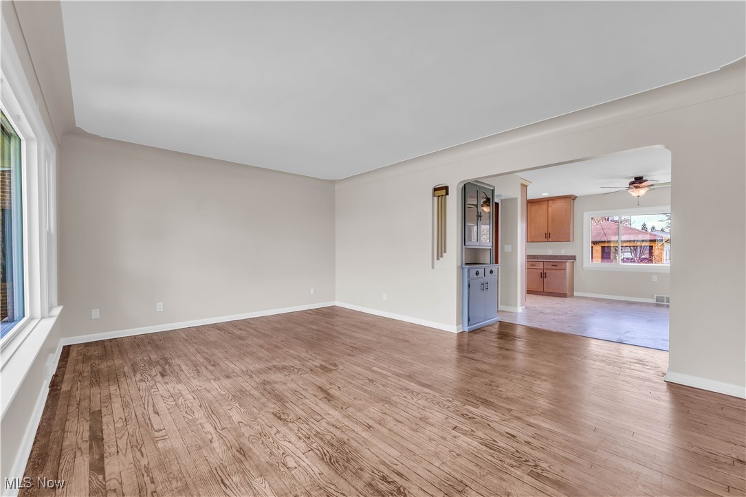 4303 Sheraton Drive, Parma, Ohio image 2