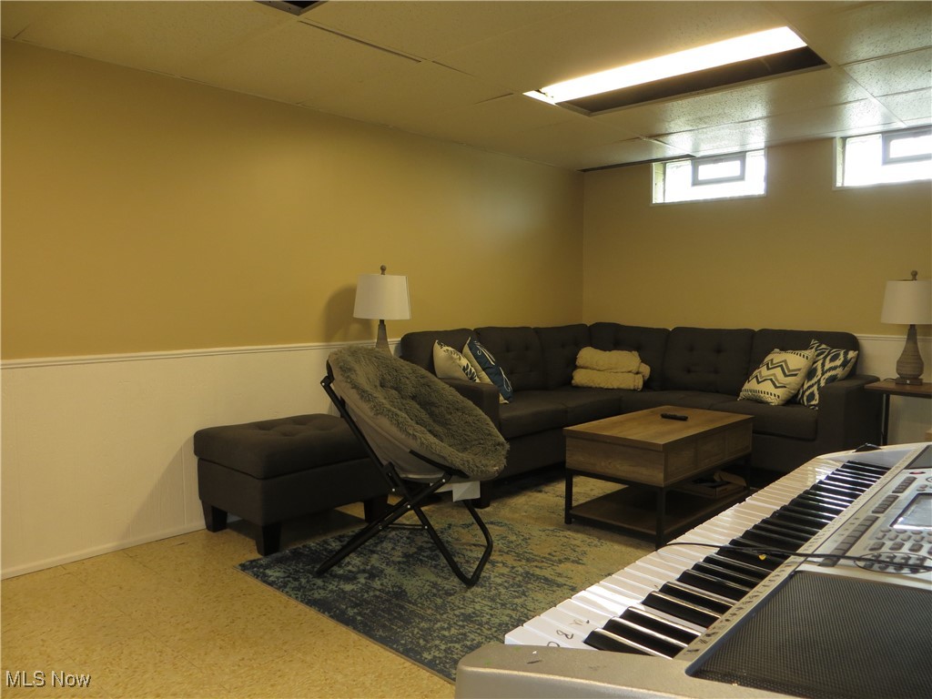 11141 Schwab Drive, Parma, Ohio image 34