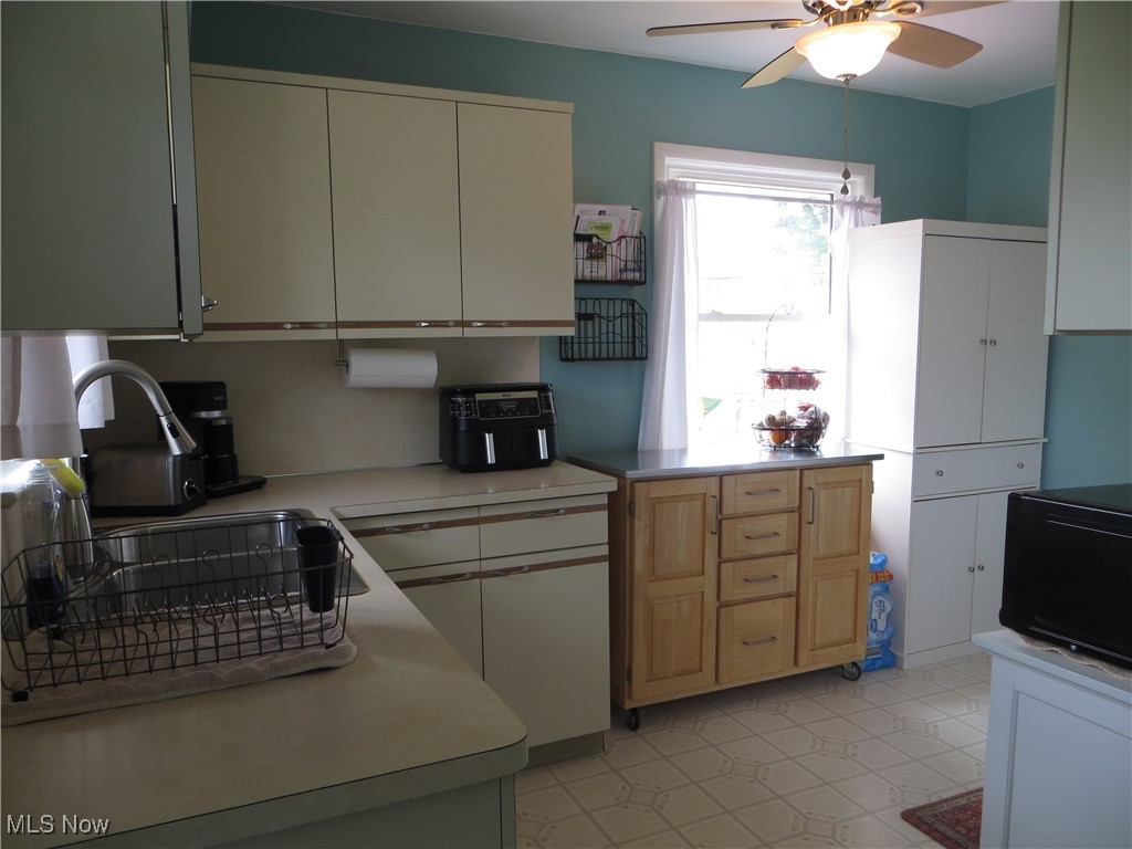 11141 Schwab Drive, Parma, Ohio image 15