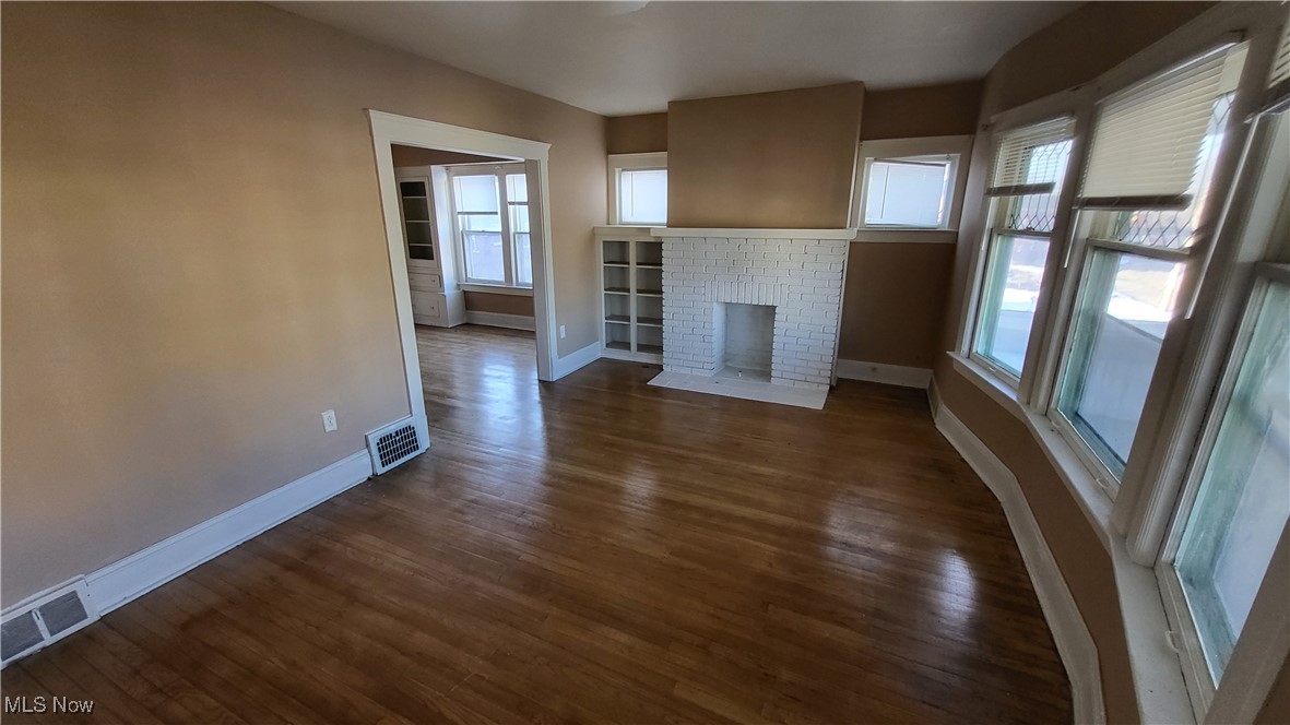 Cleveland, Ohio 44108, United States, 2 Bedrooms Bedrooms, ,1 BathroomBathrooms,Residential,Active,9557