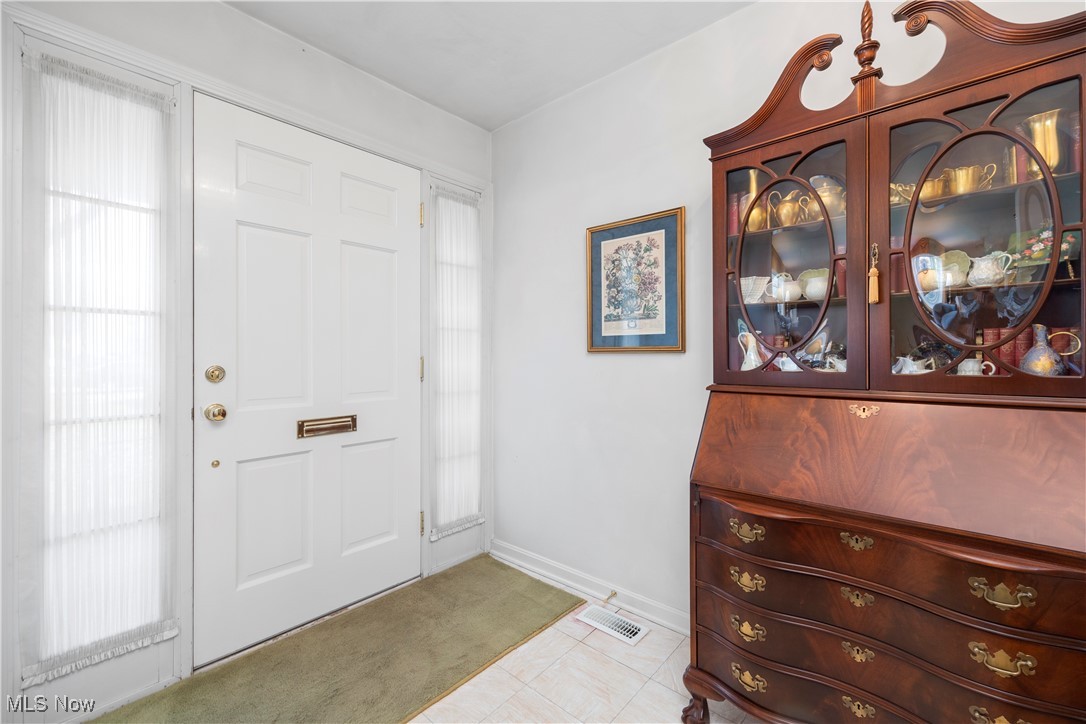26907 Lake Road, Bay Village, Ohio image 12