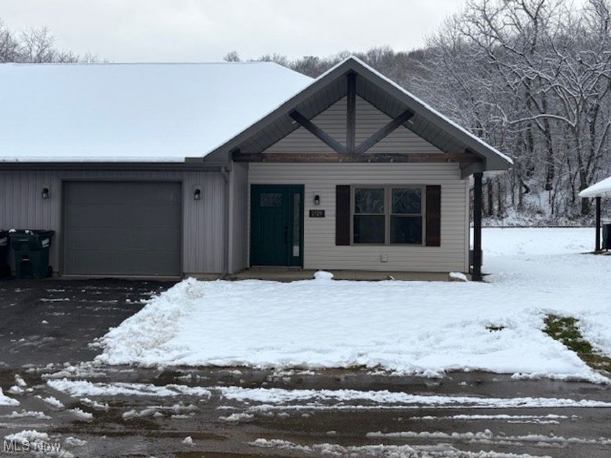 Welcome to Brickyard Estates! These condos have an open concept with vaulted ceilings, along with Amish carpentry kitchen cabinets and finishes throughout. Stainless steel appliances including dishwasher, microwave, stove, refrigerator, and washer/dryer are also furnished. These beautiful 2 bedroom, 2 bathroom condos are all on one level. Set in between New Towne Mall (5 miles North) and the Claymont shopping plaza (3 miles South) there is convenient shopping near by. The local police and fire station are just down the street for any emergencies. At only $1,550/month don't miss out on this opportunity. Schedule a showing today