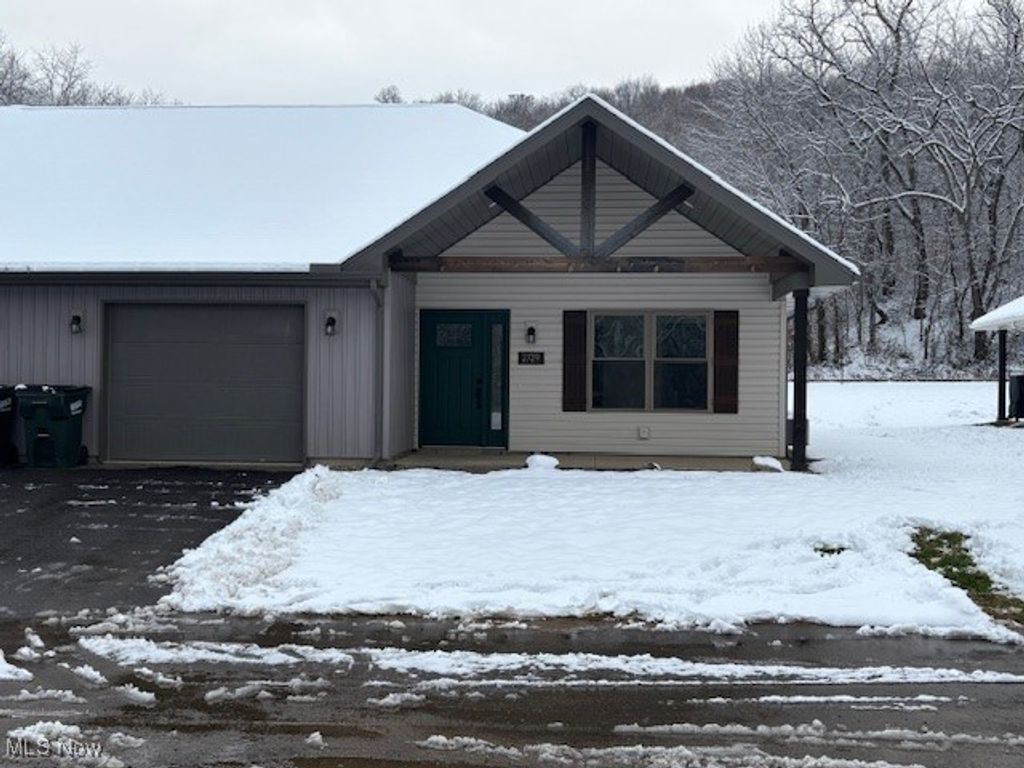 Photo of 2729 Barnhill Road SE, New Philadelphia, OH 44663 (MLS # 5175257)