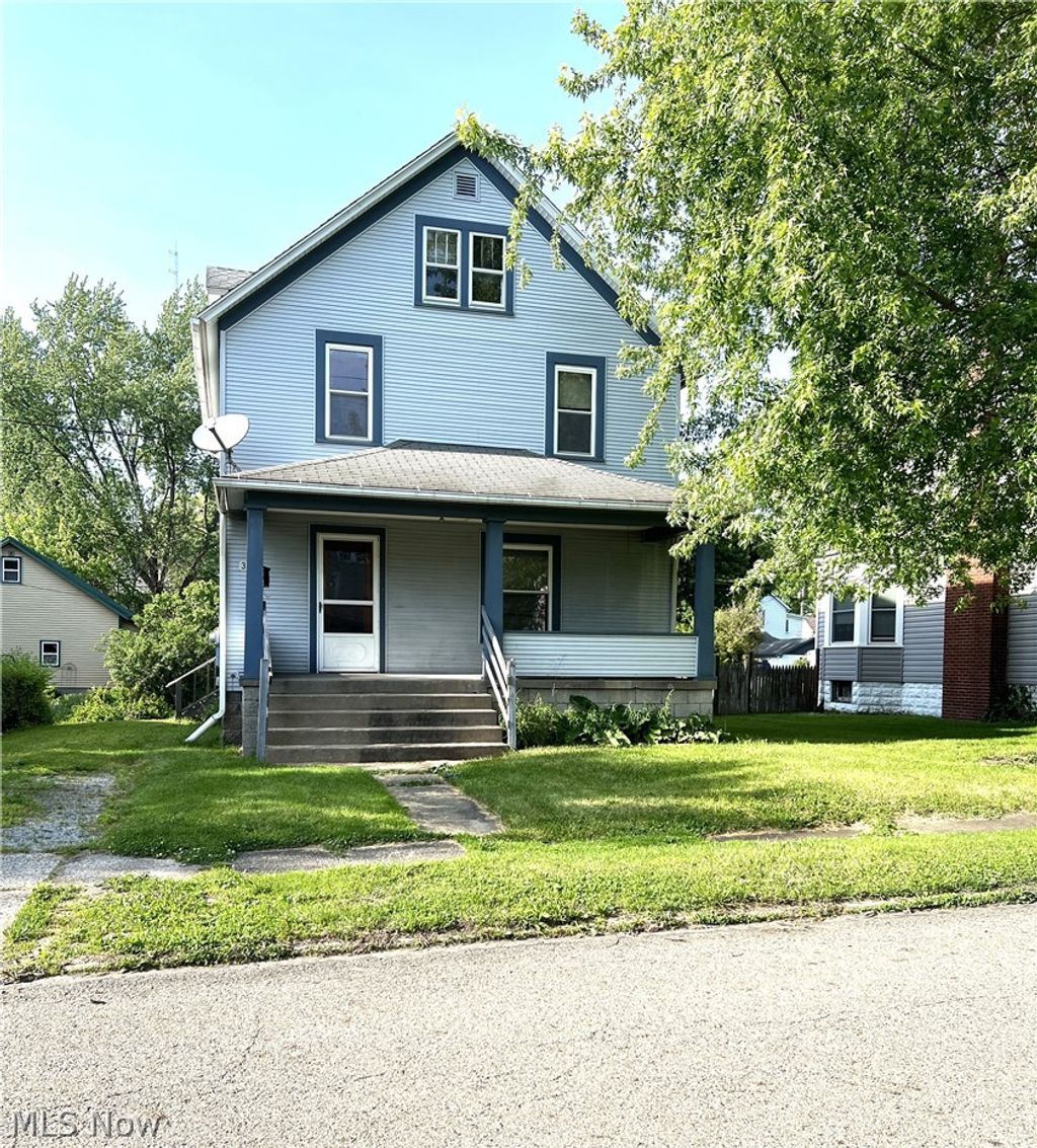 Photo of 338 E Martin Street, East Palestine, OH 44413 (MLS # 5211633)