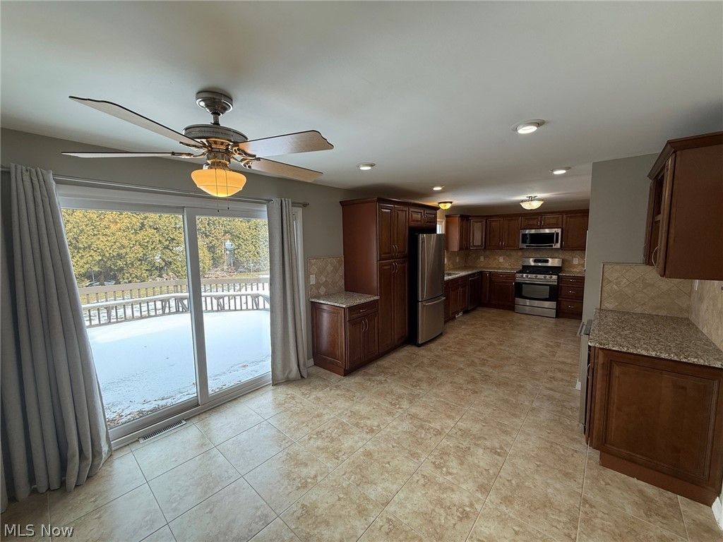 Photo of 2021 Aldersgate Drive, Lyndhurst, OH 44124 (MLS # 5189857)