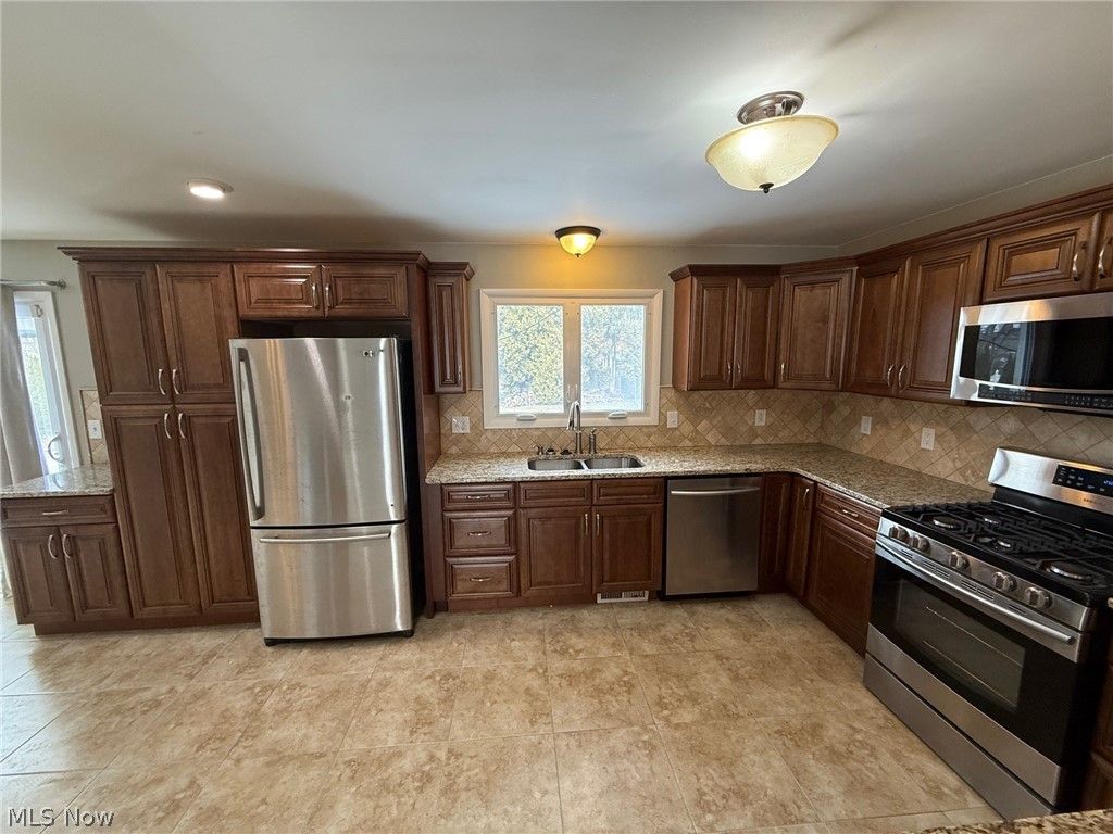 Photo of 2021 Aldersgate Drive, Lyndhurst, OH 44124 (MLS # 5189857)