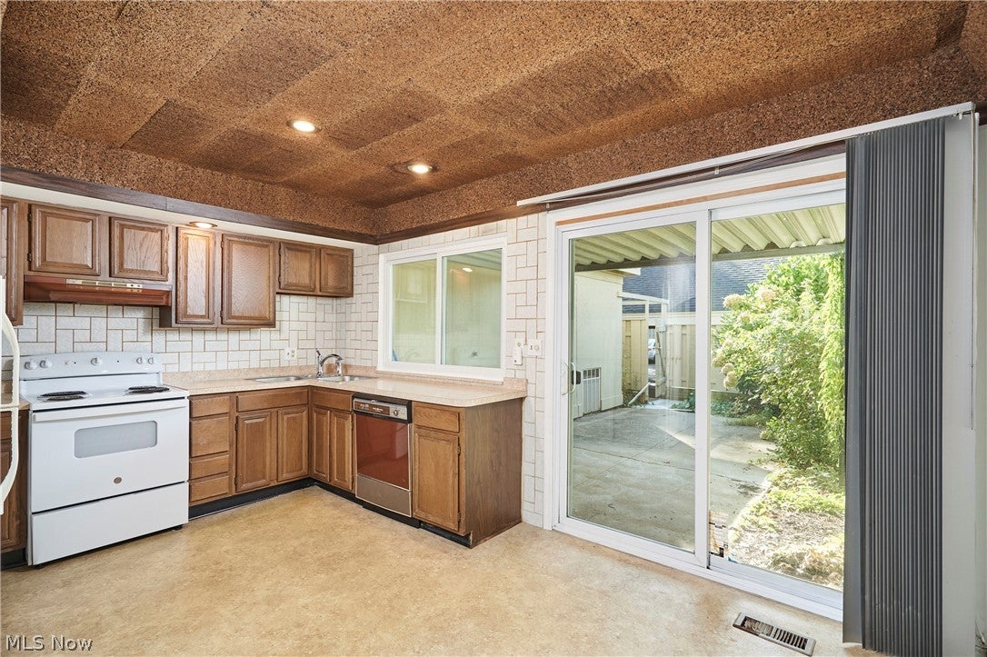 76 Menlo Park Drive