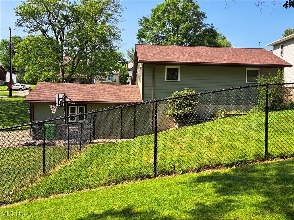 205 Lincoln Lane, New Concord, Ohio image 6
