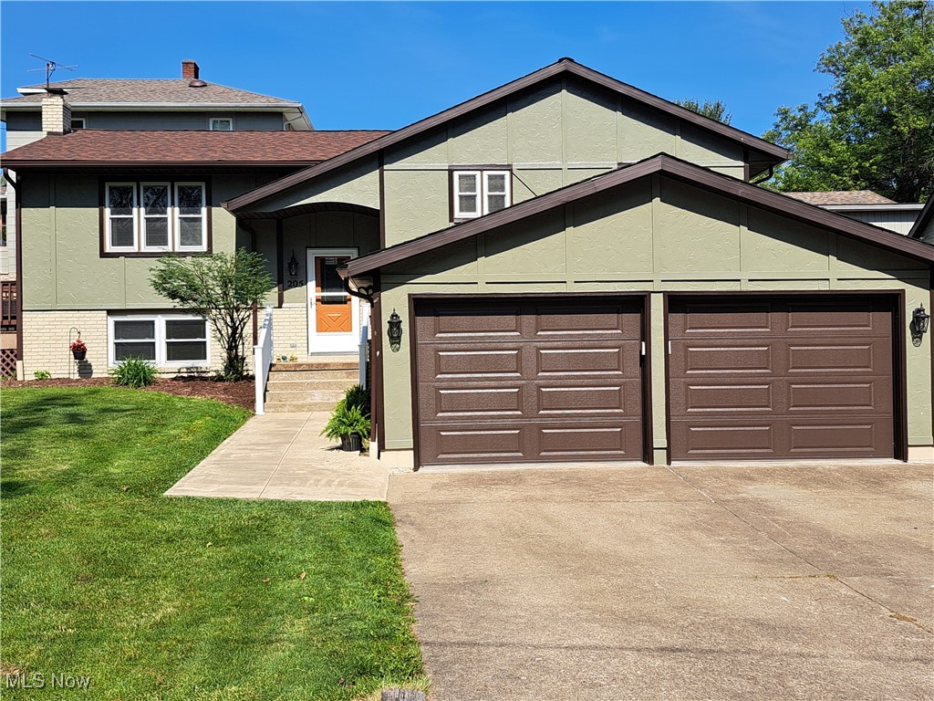 205 Lincoln Lane, New Concord, Ohio image 2