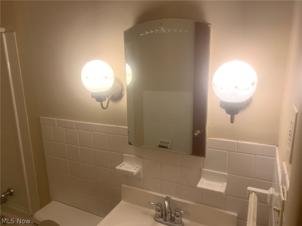 City/Youngstown - Residential Lease