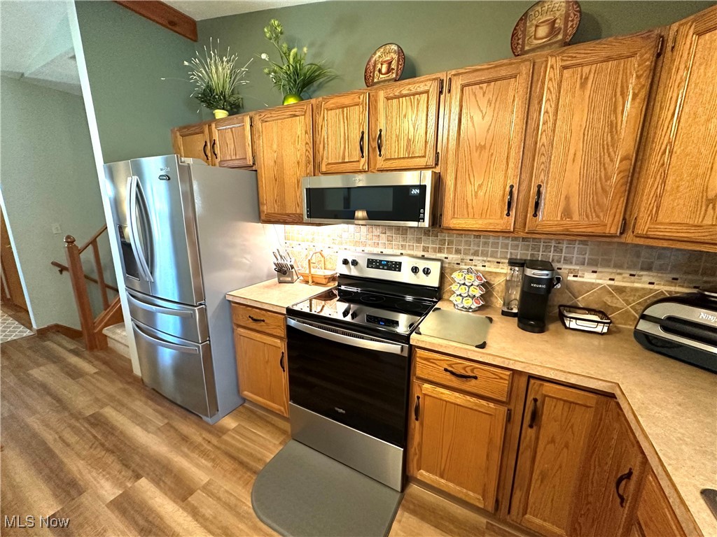 6923 Berry Blossom Drive, Canfield, Ohio image 27