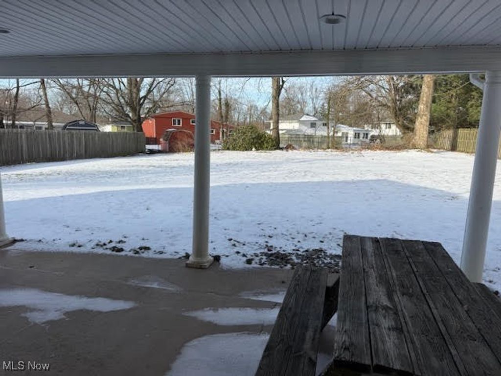 Photo of 8241 Longview Drive NE, Warren, OH 44484 (MLS # 5179555)