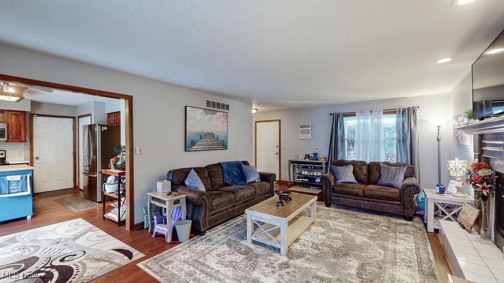 229 Shiawassee Avenue