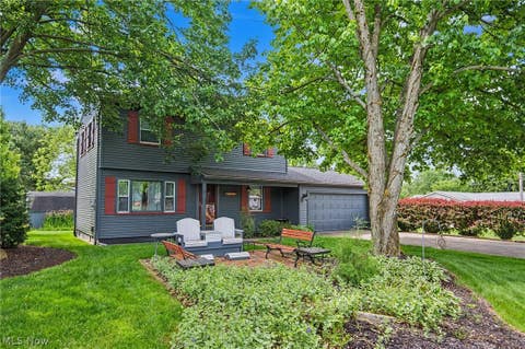 Homes For Sale - 120 Winter Lane<br/> Cortland, OH 44410