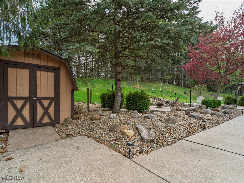 7685 Mt. Pleasant Rd, North Canton, Ohio image 10