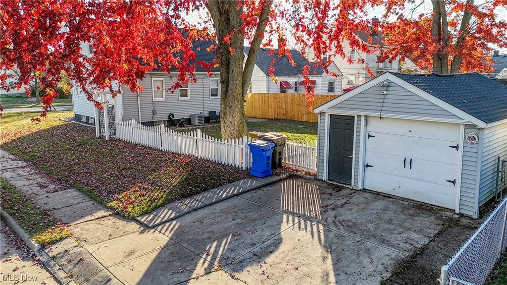 Photo of 13402 Saint James Avenue, Cleveland, OH 44135 (MLS # 5169097)