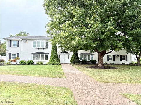 Photo for 4 Meadowlawn Drive 6