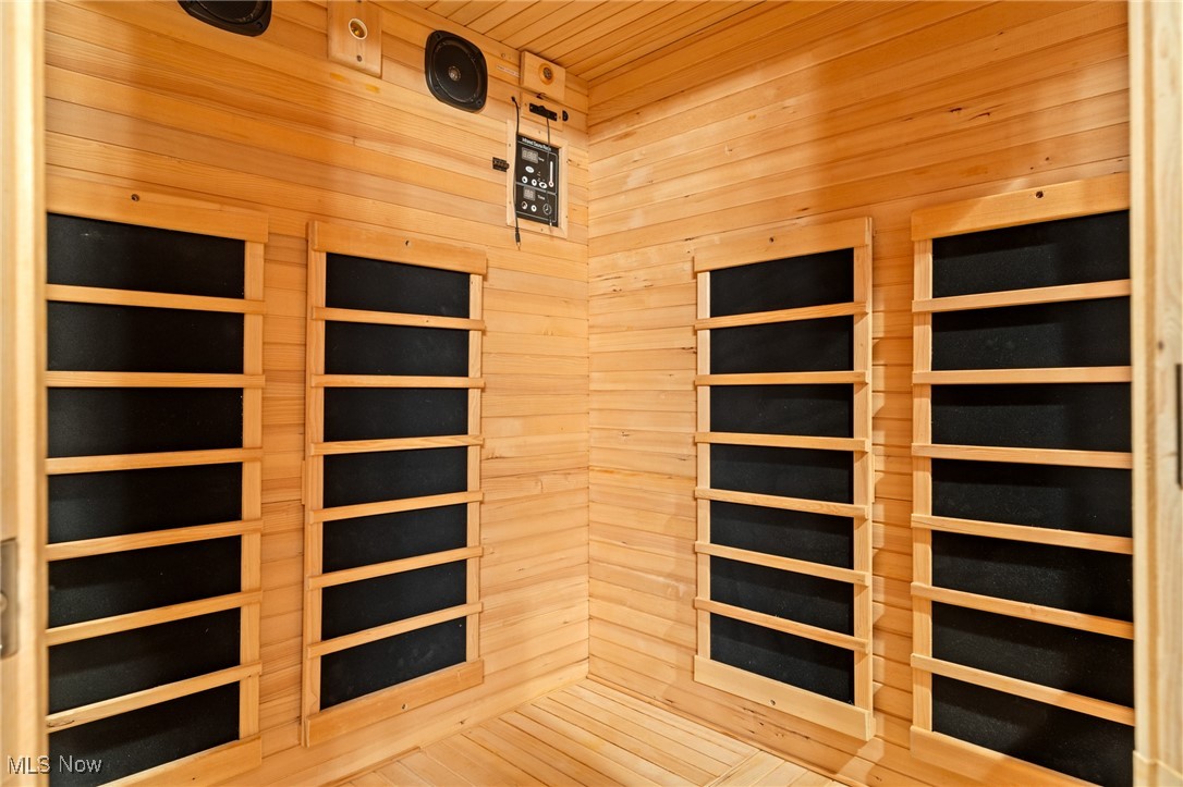 Meadows/Bedford Heights - Residential