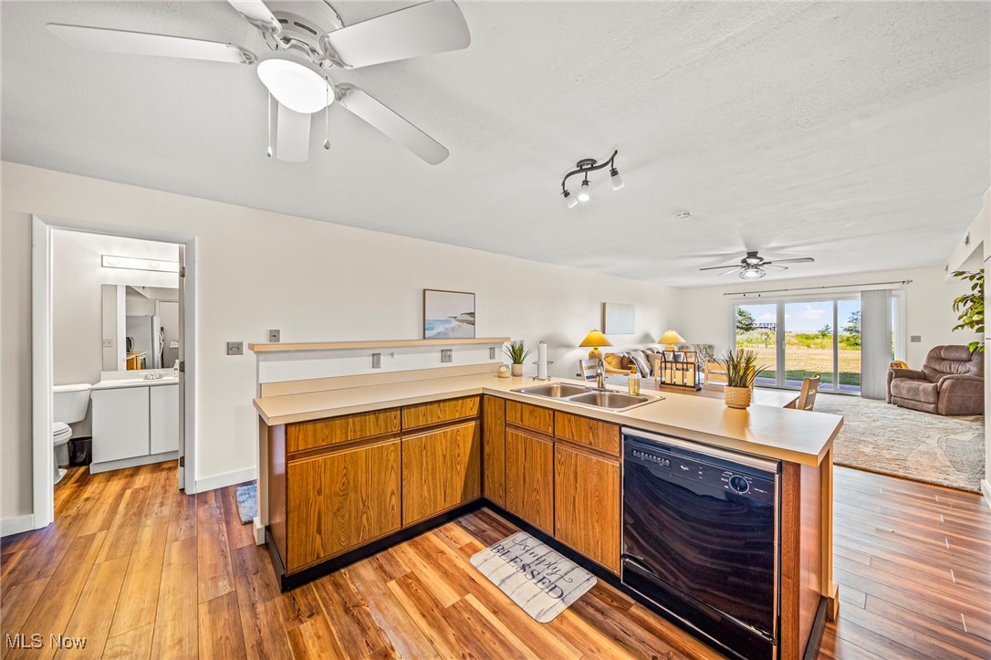 Conneaut, Ohio 44030, United States, 2 Bedrooms Bedrooms, ,2 BathroomsBathrooms,Residential,Pending,185662