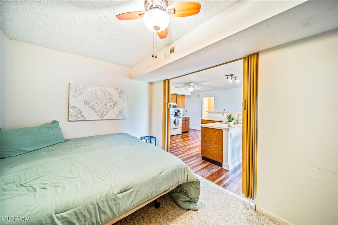 Conneaut, Ohio 44030, United States, 2 Bedrooms Bedrooms, ,2 BathroomsBathrooms,Residential,Pending,185662