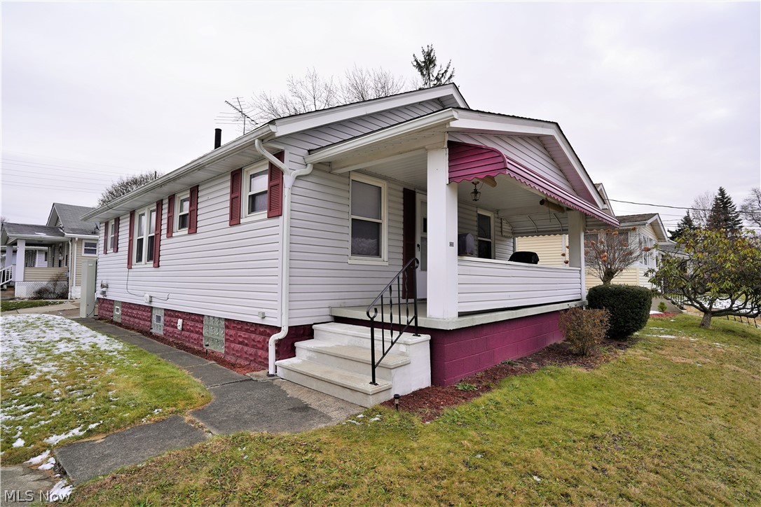 2 Bedroom vinyl sided ranch. Furnace new in 2016, Newer Hot water tank, glass block windows, vinyl replacement windows, front porch in front and back, walk in shower in the basement.Outdoor handicap electric lift in the back stays.