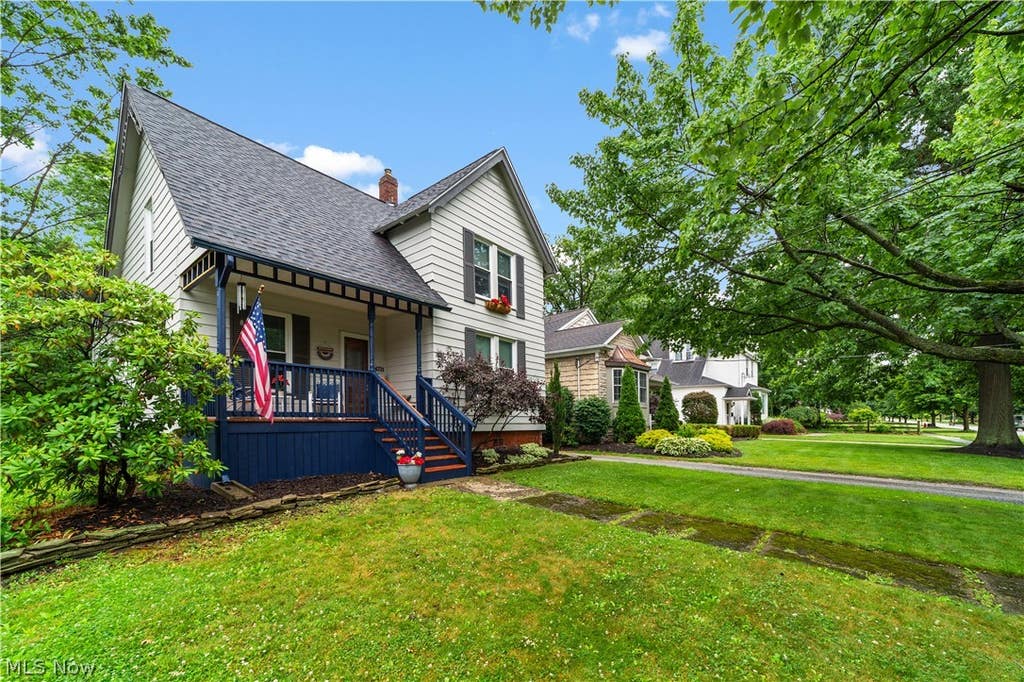 Photo of 4721 Maple Street, Willoughby, OH 44094 (MLS # 5221871)