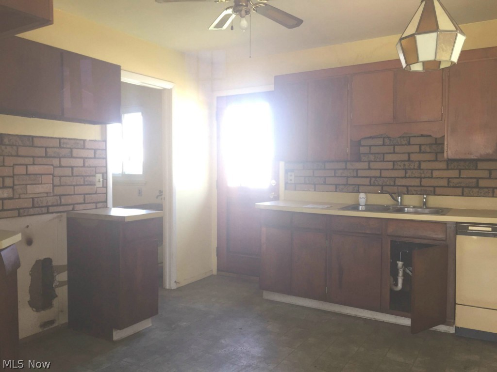 Bruscino Const Cos Parknoll E - Residential