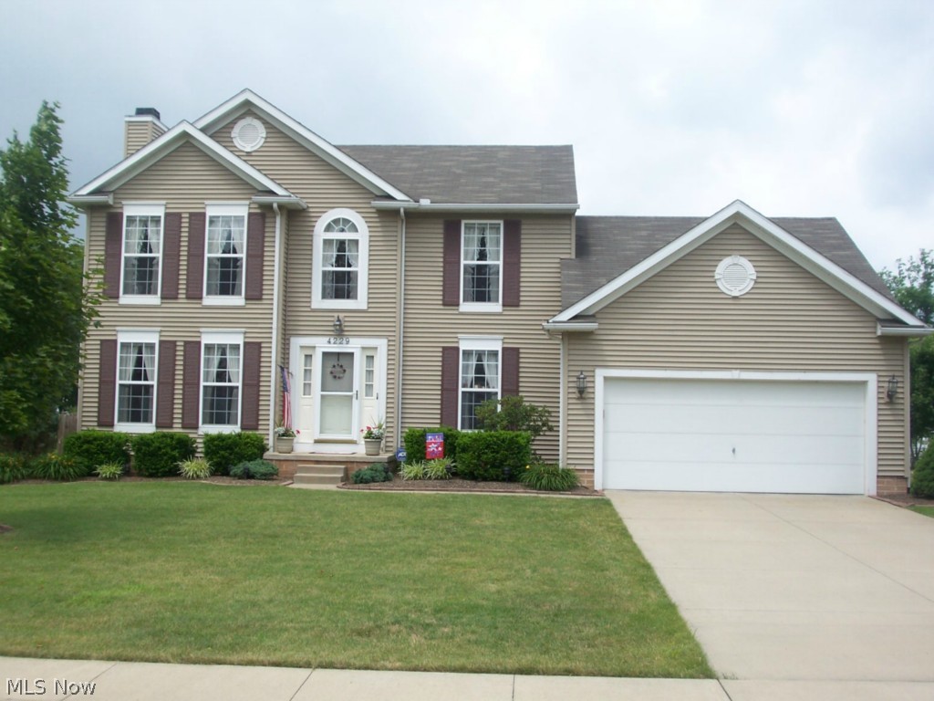 An exceptional 3 bedroom, 2.5 bath colonial in Brimfield. This home features a large eat in kitchen with center island. A large living room has a gas log fireplace. The back yard is completely privacy fenced, with a large deck. The 18x14 master suite has vaulted ceilings, double sinks, and ample closet space. The basement is carpeted, with higher than usual ceiling. There is first floor laundry, a 2 car garage, formal dining room, and much more.