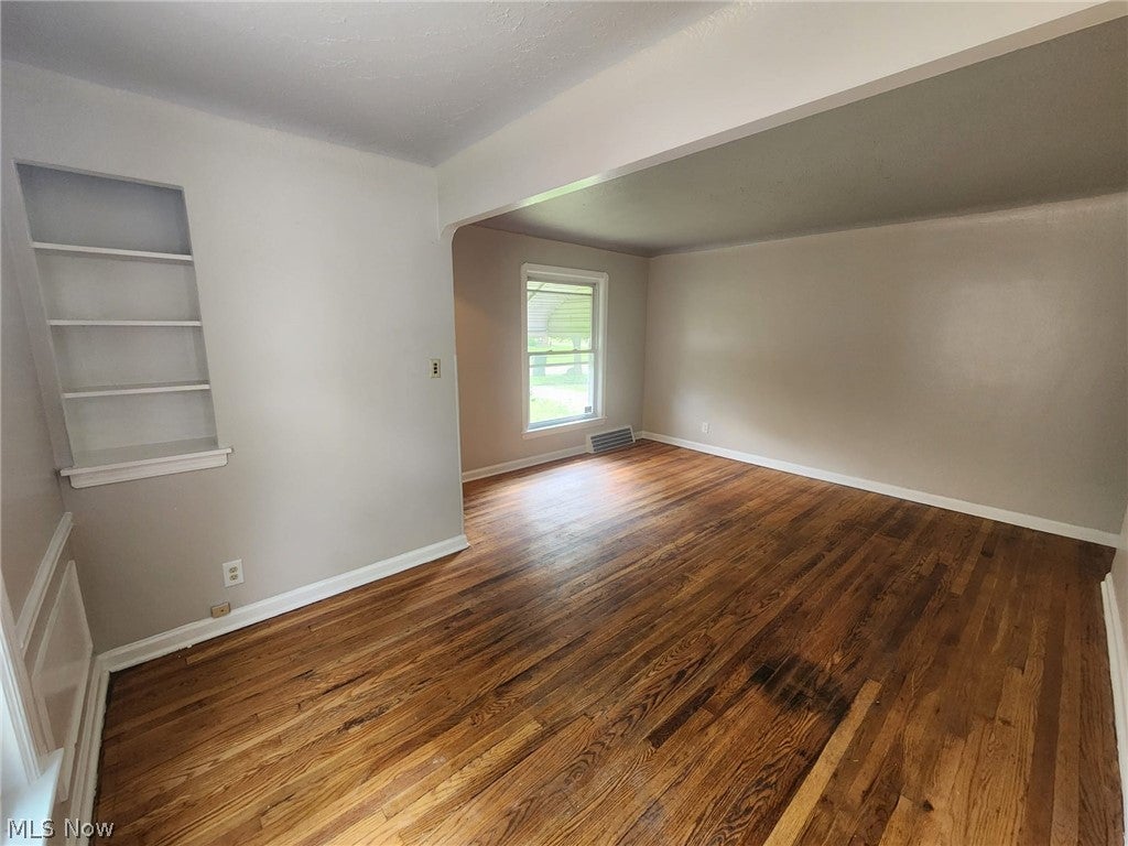 25801 Forestview Avenue