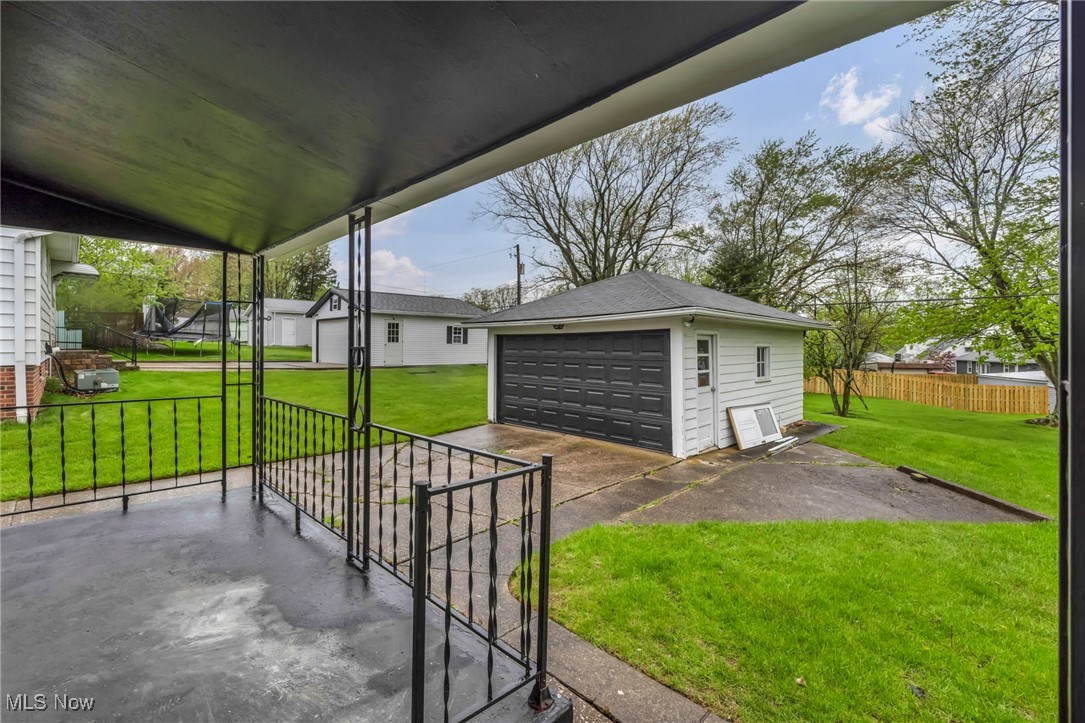 2666 Dentzler Road, Parma, Ohio image 25