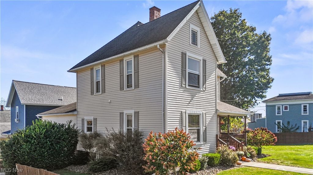 Photo of 827 Orange Street, Ashland, OH 44805 (MLS # 5166118)