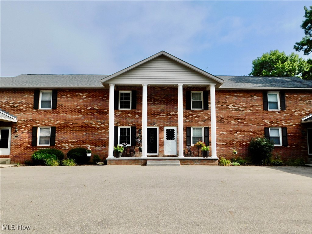 You will love this private condo located in the beautiful Maple Creek Estates! Your new home is situated at the end of the building, and a huge bonus is its proximity to Price Park and the walking path. The location is excellent, being close to shopping, restaurants, the highway, and movie theaters, yet you are tucked away from the hustle and bustle. This condo is move-in ready. Bonus: several rooms feature beautiful hardwood floors! The primary bedroom offers double closets, and the entire condo provides ample closet space. Additionally, enjoy a full basement for storage and laundry needs; if you need more space, the extra garage allows for that! Off the sliding doors from your kitchen, you will find your private patio. This condo offers more than you might expect. Just pack your belongings, move right in, and start a new chapter!