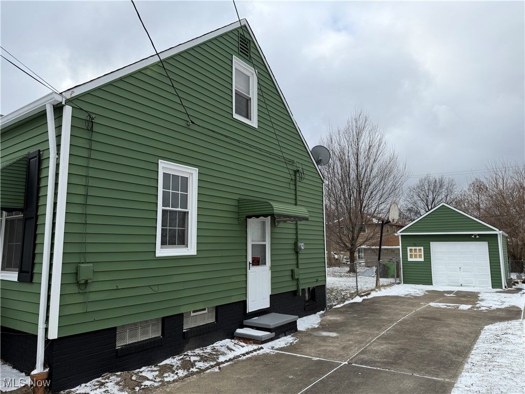 Photo of 920 E 218th Street, Euclid, OH 44119 (MLS # 5179809)