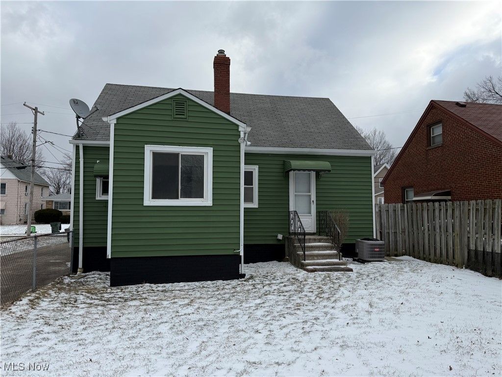 Photo of 920 E 218th Street, Euclid, OH 44119 (MLS # 5179809)