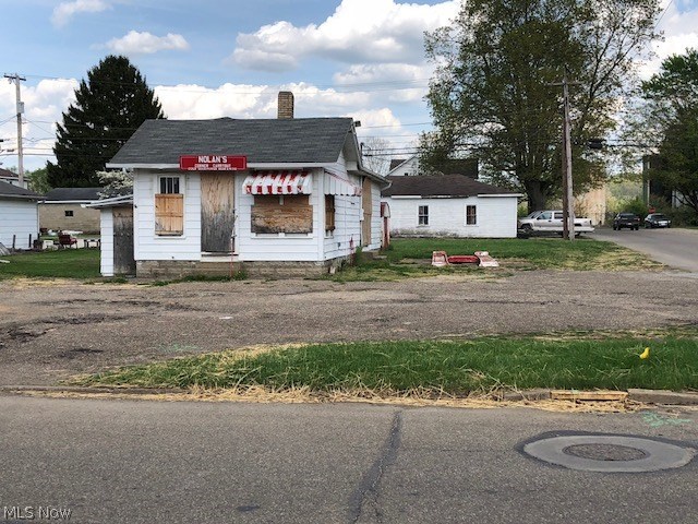 Selling to Highest Bidder! $5,000.00 nonrefundable down payment auction day, balance at closing. No contingencies. Possession at closing.
Legal: PPN 45-00573-000 Tusc County taxes are $481.91 yearly.
Auctioning off a Landmark in Newcomerstown – 50 years in business – building & contents
all city utilities. Excellent location near Nct High School & Lee Stadium to set up your business!
The Nolan’s took over the former Gulf Station/carry out in the early 1970’s and ran the business strong until it closed in 2014. The tanks were removed in 1998. The 20’x44’ building has a full basement situated on a high-traffic corner lot 50’x139’