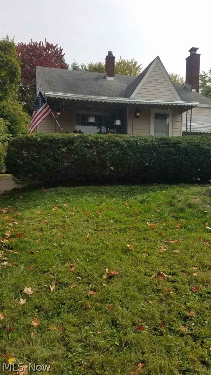 Here's a great single family house located in Boardman! This house is currently being occupied by a tenant and would make a great investment property to add to your portfolio! This house has 3 Bedrooms and 1 full bath. The Eat in kitchen offers laminate flooring with wood cabinets. The living room offers a flag stone fireplace with wood panel and crown molding. The dining room has plenty of space with crown molding. Hard wood flooring. Workshop area in the basement with glass block windows and vents. Access to bus routes, shopping and restaurants. Boardman School District. This house is generating $750 per month.