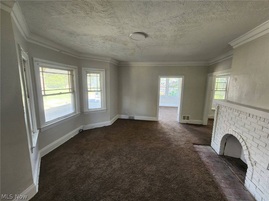 Photo of 974 Eddy Road, Cleveland, OH 44108 (MLS # 5218533)