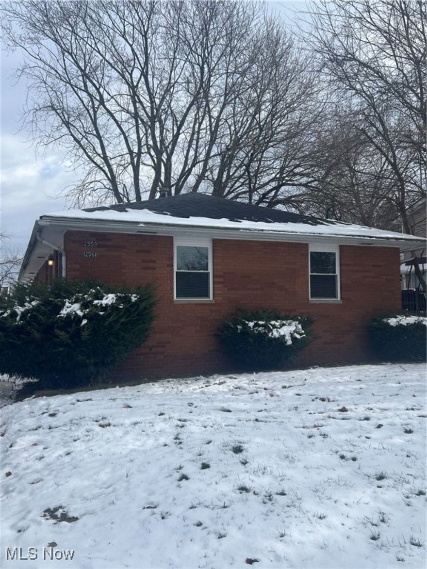 Step into this beautifully updated 2-bedroom, 1-bathroom apartment, where modern design meets everyday comfort. This unit boasts a thoughtful layout and high-quality finishes throughout. Enjoy brand-new luxury vinyl plank flooring throughout for a sleek, modern feel and a fully remodeled kitchen featuring stainless steel appliances. The completely updated bathroom features a modern vanity and a full-size bathtub/shower combo. Don't miss out on this great property!