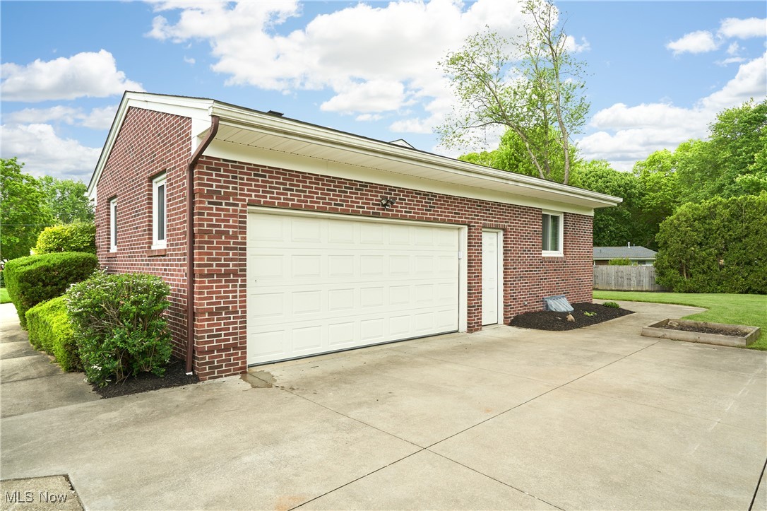 206 Benson Road, Akron, Ohio image 23