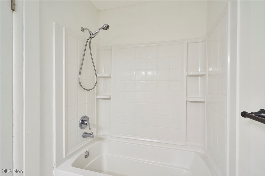 206 Benson Road, Akron, Ohio image 17