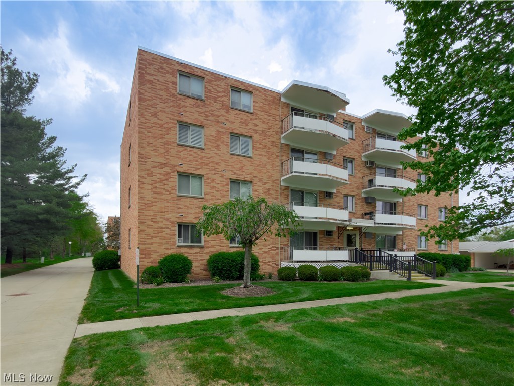 Pinecrest - Residential