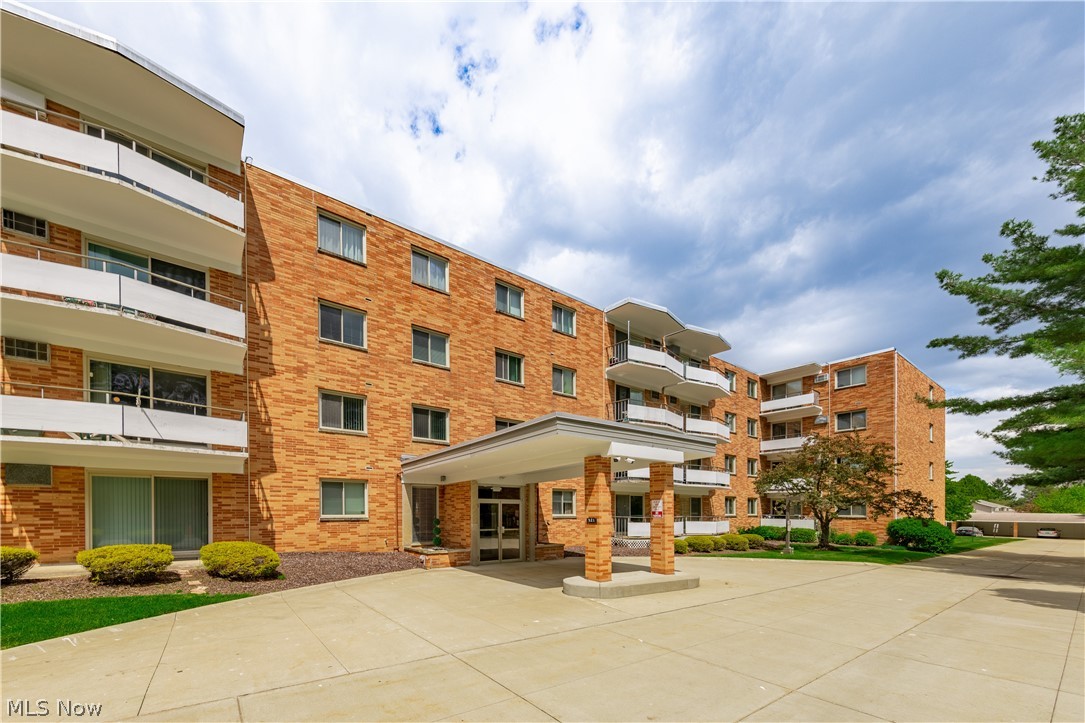 Pinecrest - Residential