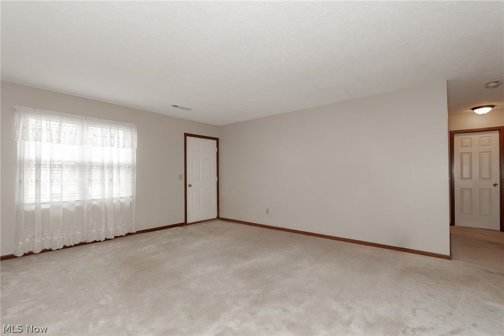 Photo of 133 Hampshire Cove, Painesville Township, OH 44077 (MLS # 5196940)