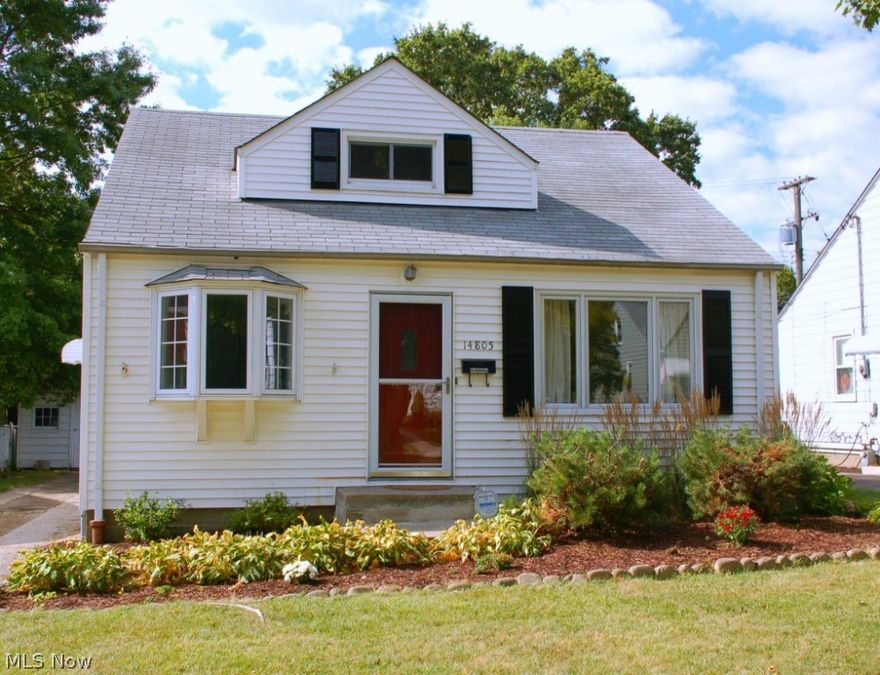 Right in the heart of Westpark is this adorable Bungalow that is ready for you to move right in! Updates include: Kitchen (countertops, appliances, flooring, garbage disposal) Bathroom (bath/shower, vanity, toilet and flooring), roof (complete tear-off) house and garage, storm door, Furnace (2012) and hot water tank (2012). Hardwood floors in Living Room and downstairs Bedrooms recently refinished. Neutral (fresh) paint throughout the entire home. The backyard has beds in place to grow the garden of your dreams! Within less than a quarter mile of banks, shopping and more. Great opportunity!