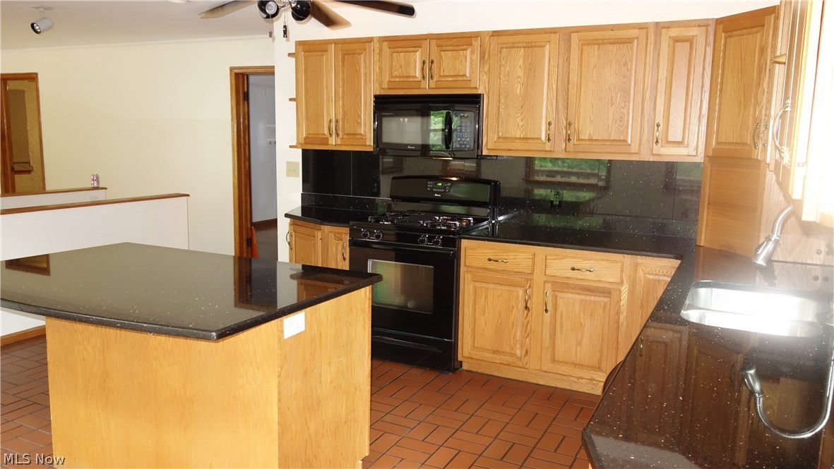 Shore Acres 04 - Residential