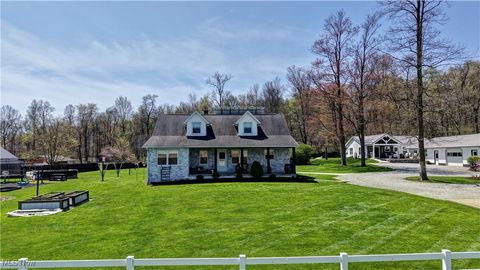 1922 County Road 200 Dundee OH 44624