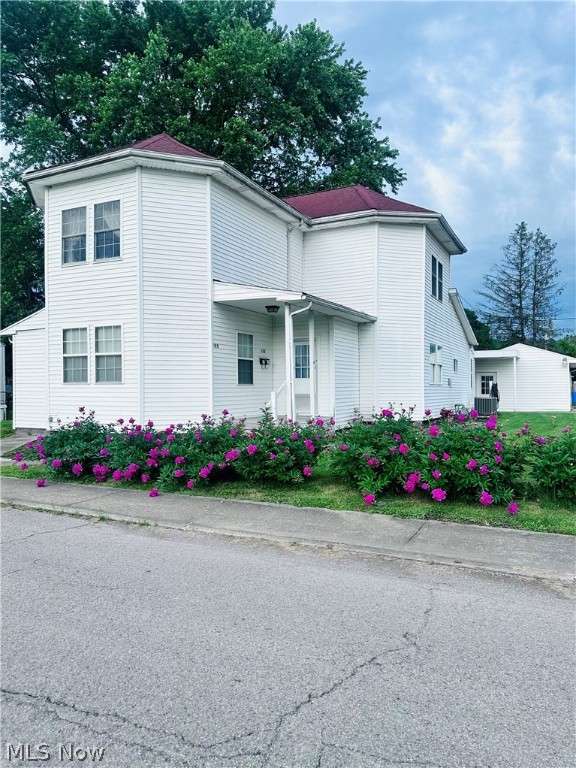 Looking for your next home? Look no further! This EXTREMELY well maintained home, located in the village of Roseville is move in ready! With a few updates, you will be ready to host a variety of events, as this home offers an amazingly large bonus room measured approx. 22' x 32'. The owners suite is located on the main level, with two additional bedrooms located upstairs. The bedrooms are spacious with additional added space that could be utilized for a variety of functions!
Both the living room and kitchen are spacious with lots of storage opportunities. This is a MUST SEE!!
Call to schedule to private showing